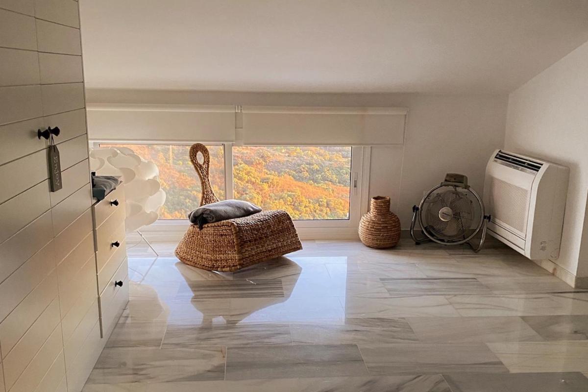 Spectacular Sea View Duplex Near Apartment Marbella